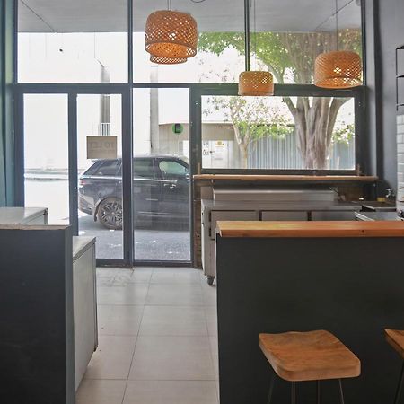 The Rhino Hotel & Apartments Kaapstad Buitenkant foto
