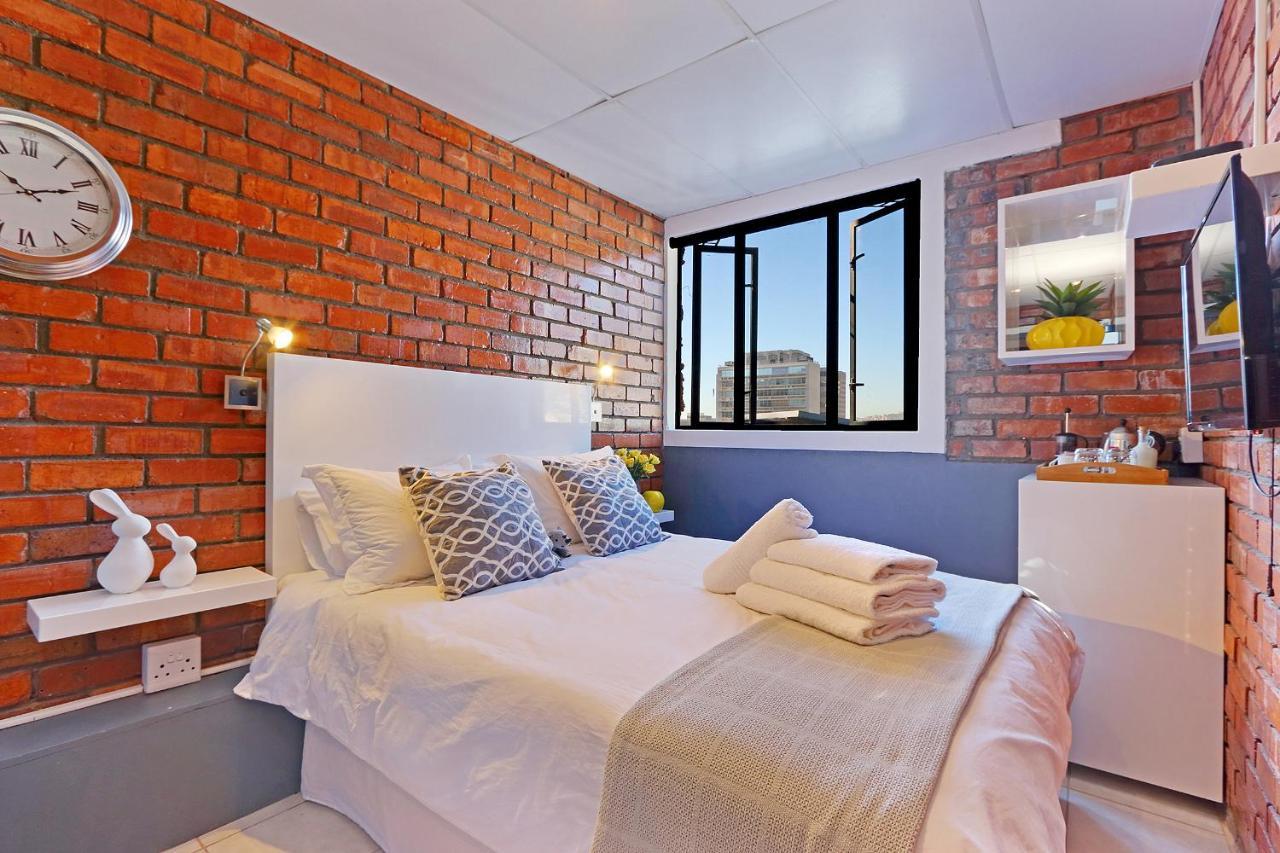 The Rhino Hotel & Apartments Kaapstad Buitenkant foto