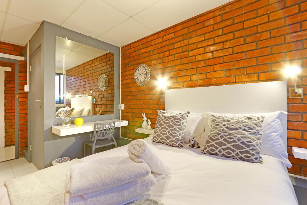 The Rhino Hotel & Apartments Kaapstad Buitenkant foto