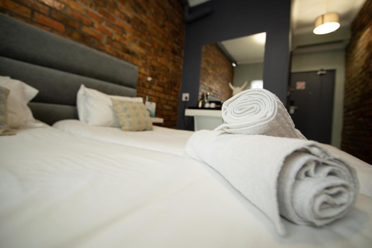 The Rhino Hotel & Apartments Kaapstad Buitenkant foto