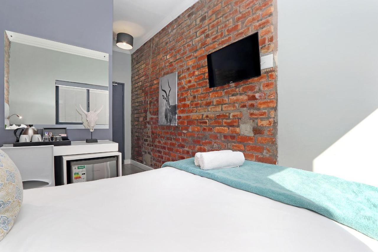 The Rhino Hotel & Apartments Kaapstad Buitenkant foto